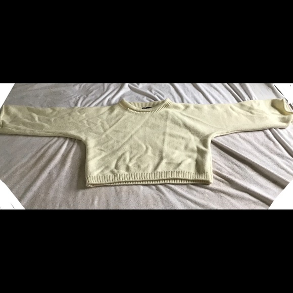 A pretty white cropped sweatshirt. - Picture 2 of 2